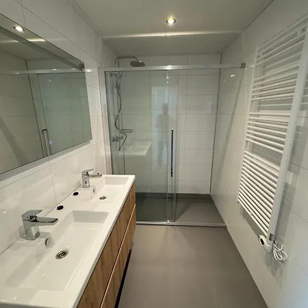 Nyaraló Enkhuizer Beachhouse Deck Acht Mit Zaun Nr 408