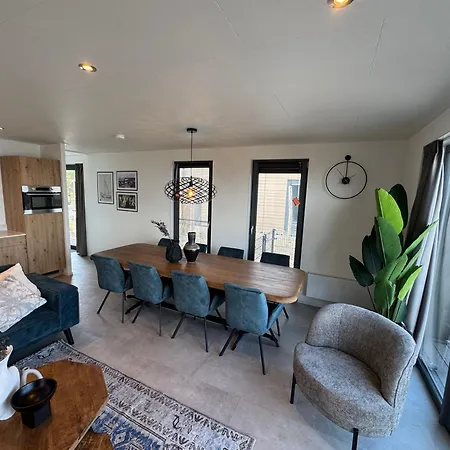 Nyaraló Enkhuizer Beachhouse Deck Acht Mit Zaun Nr 408 Enkhuizen