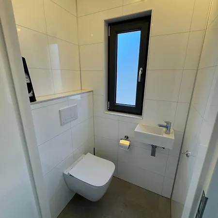 Enkhuizer Beachhouse Deck Acht Mit Zaun Nr 408 Vakantiehuis Enkhuizen